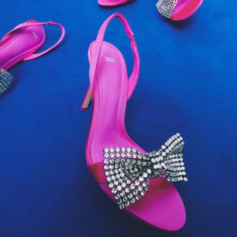 ZARA EMBELLISHED BOW HIGH
HEELED SANDALS